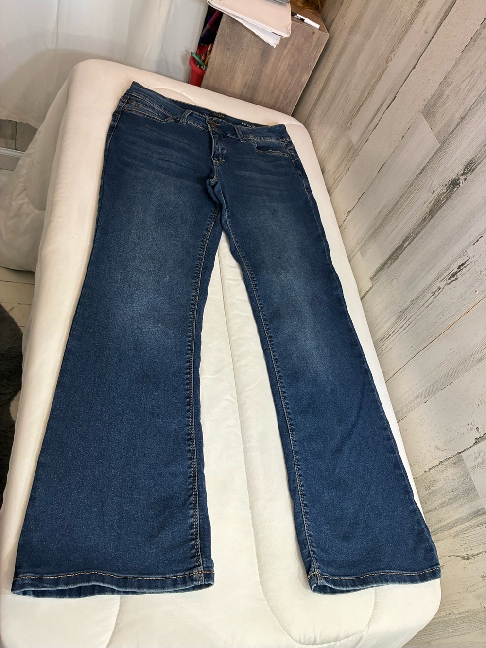 Curve Appeal Women’s hi- rise Bootcut Jeans in Dark Blue Sz 12